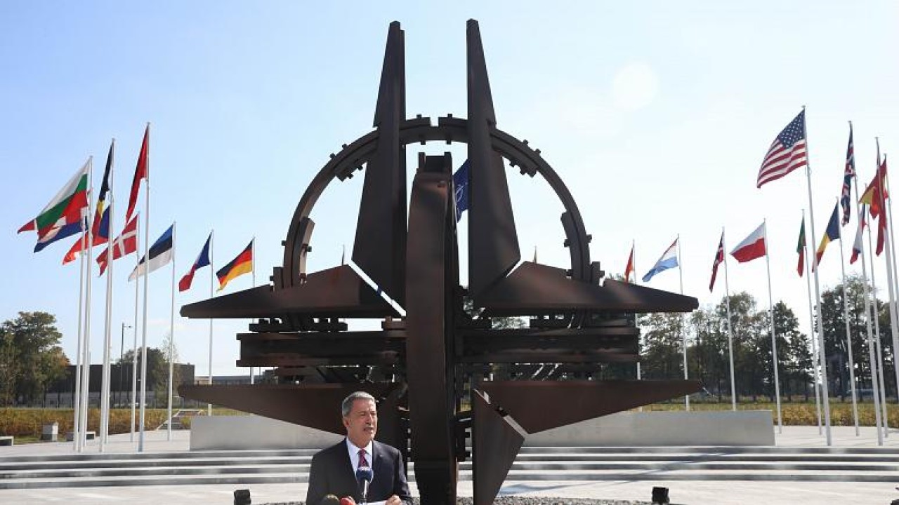 Türkiye, NATO ile ortaya çıkan 'YPG krizinde' talepleri karşılanana kadar geri adım atmayacak