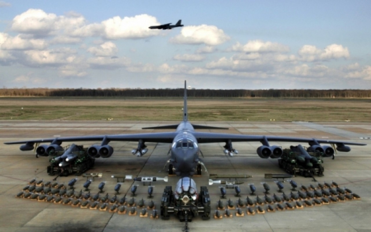 ABD Irak'ta B-52 savaş uçakları için havalimanı yapıyor