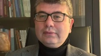 1YYTE Eleştirel Düşünce Eğitimi Prof. Dr. Armağan Öztürk Kamusal İletişimde Hakikat ve Ötesi (POST-TRUTH ve POPÜLİZM)