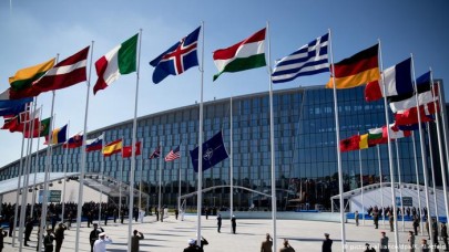 Almanya NATO'ya ABD kadar mali katkı koyacak
