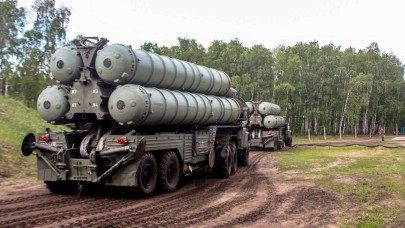 Suriye’de S-300 aktif ve fırlatma konumunda