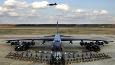 ABD Irak'ta B-52 savaş uçakları için havalimanı yapıyor