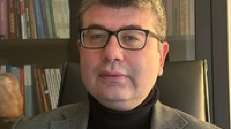 1YYTE Eleştirel Düşünce Eğitimi Prof. Dr. Armağan Öztürk Kamusal İletişimde Hakikat ve Ötesi (POST-TRUTH ve POPÜLİZM)