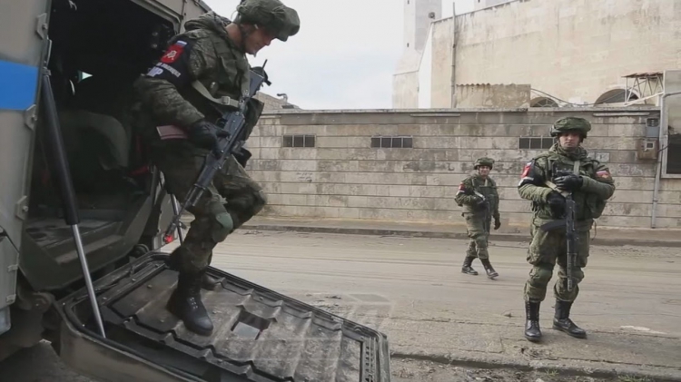 Suriye ordusu Morek ve Han Şeyhun&#039;dan çekildi, Rus polisi girdi.