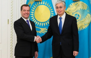 Dmitriy Medvedev: Rusya Kazakistan&#039;daki Siyasi Süreçlere Büyük İlgi Gösteriyor