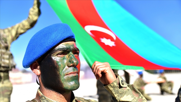 Azerbaycan Ordusundan Dev Tatbikat