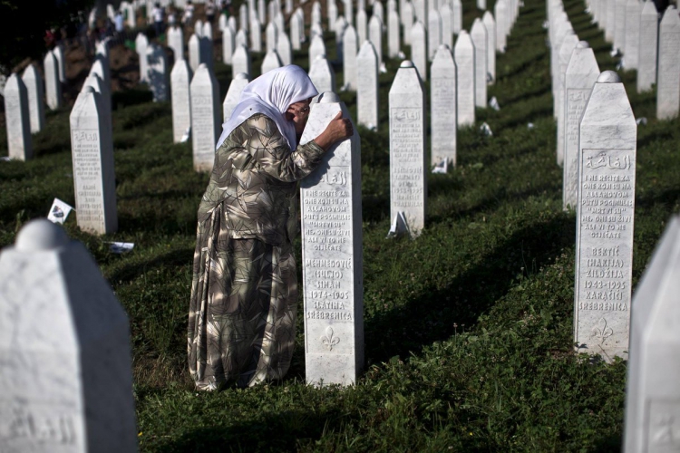 26 Yıl Önce Bugün: Srebrenitsa Soykırımı