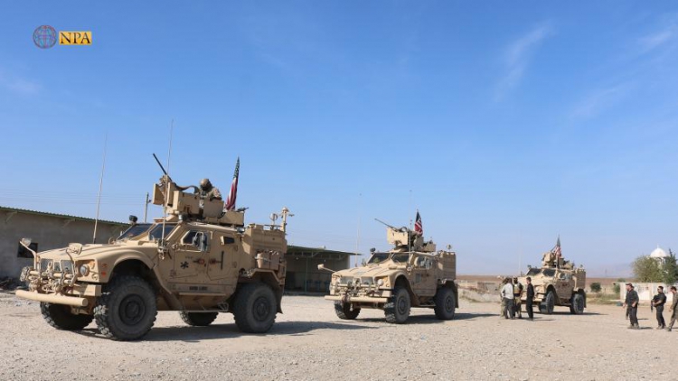 ABD güçleri Malikiye&#039;de Türk operasyonları sonucunda ölen teröristlerin kabirlerini ziyaret etti.
